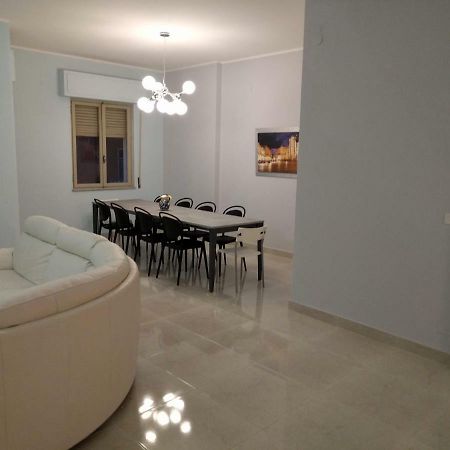 Casa Bella - 3 Baths - Walk To Ortigia Apartment Сиракуза Екстериор снимка