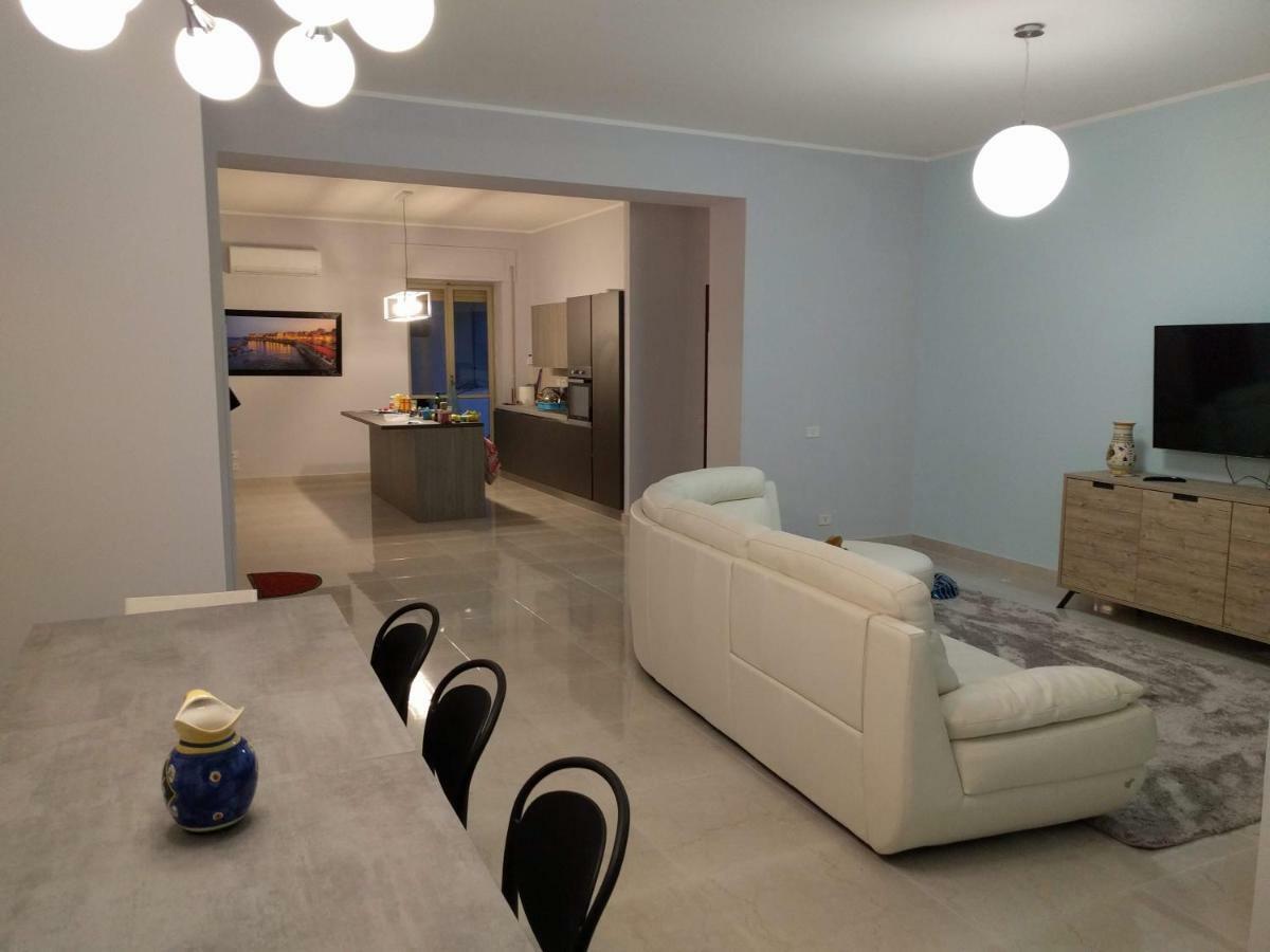 Casa Bella - 3 Baths - Walk To Ortigia Apartment Сиракуза Екстериор снимка